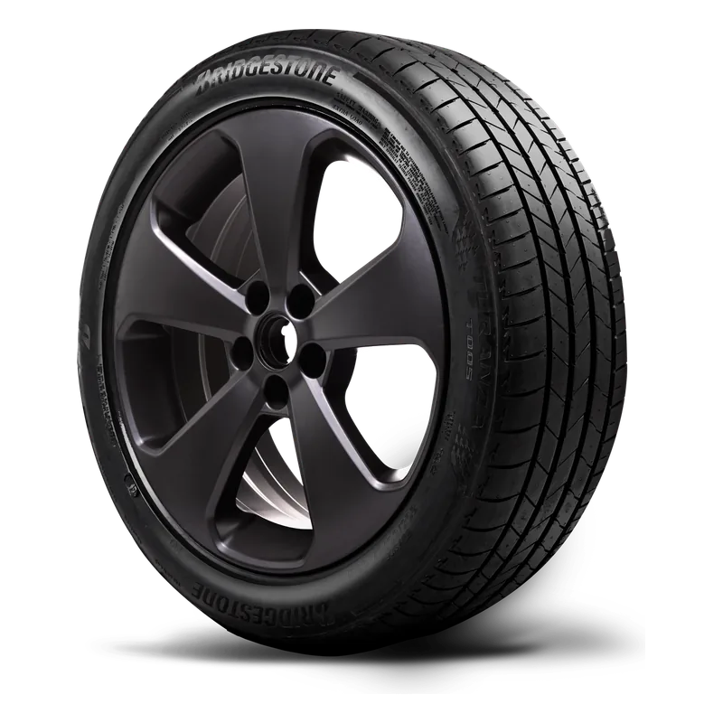 Pneu Bridgestone Turanza T005 aro 16, linha de controle e frenagem no molhado